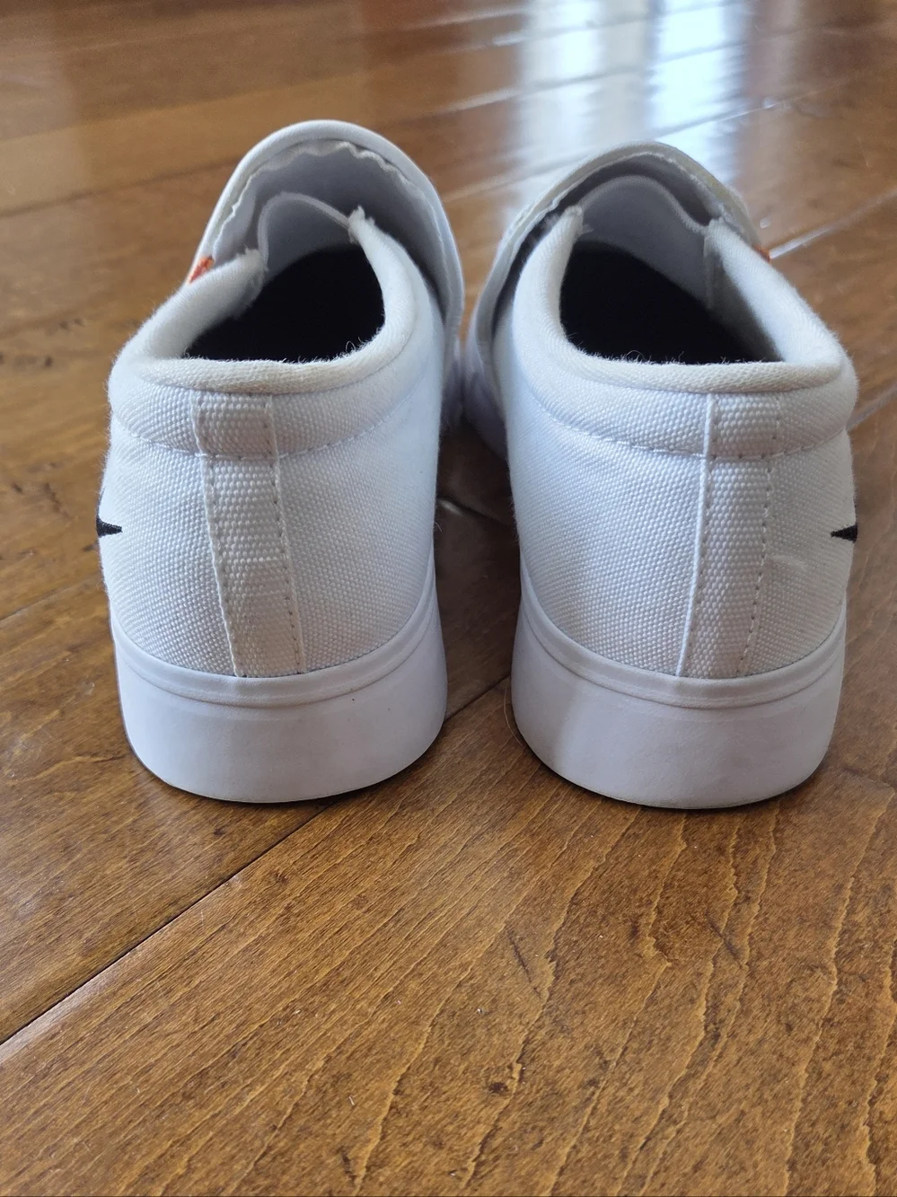 Nike Womens Size 6 White Court Royale AC Canvas Slip On Shoes BQ9138-100